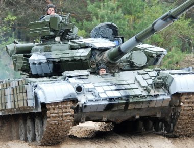 Μετακινεί άρματα μάχης ο ουκρανικός Στρατός προς το Ντόνετσκ (βίντεο)